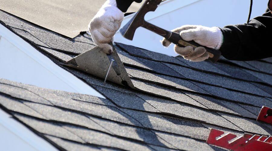 Professional gutter cleaning in Independence, KS